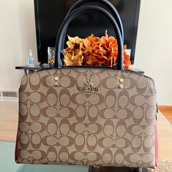 Coach purse with matching wallet. - Picture 2 of 13